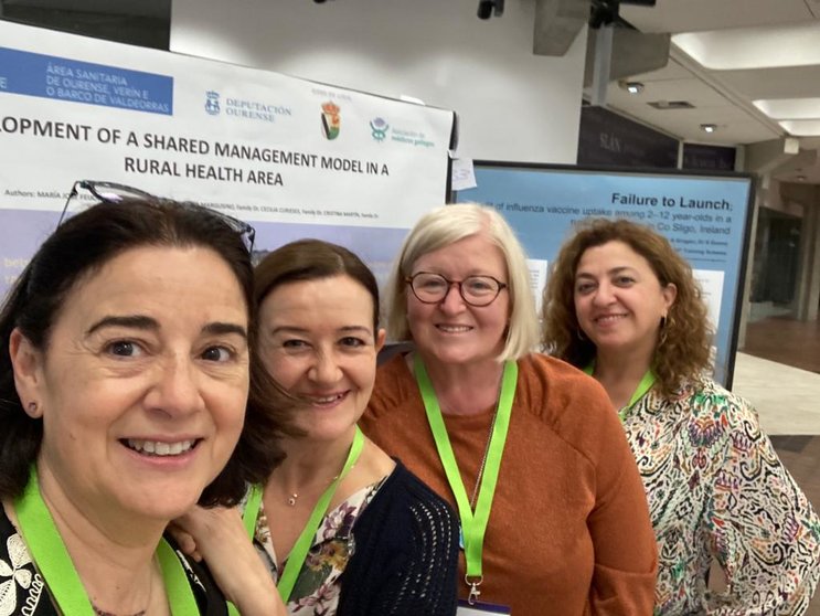 Cristina Margusino xunto ao equipo de Atención Primaria de Xinzo gañador da Primeira Beca de Medicina Rural, no Congreso Internacional Wonca que se celebrou en Irlanda.