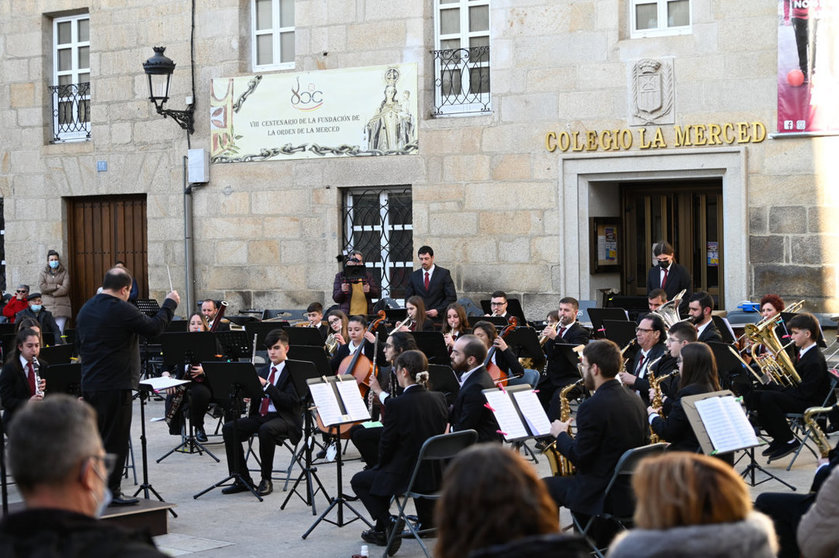 Actuación de la Agrupación Musical da Limia en el Festival de Bandas de Música de Verín el pasado año. | FOTO: Noelia Caseiro.