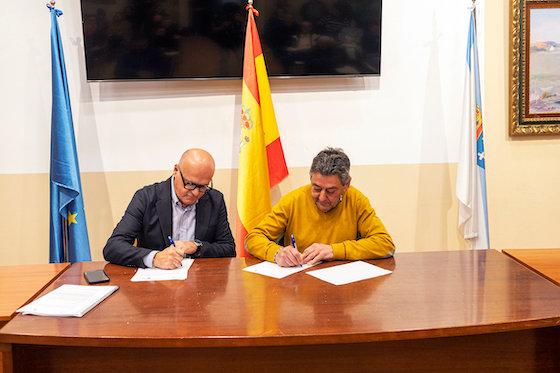 Manuel Baltar, presidente da Deputación Ourense; e José Antonio Feijoo, alcalde do Concello de Baltar; asinaron o convenio de colaboración esta mañá.