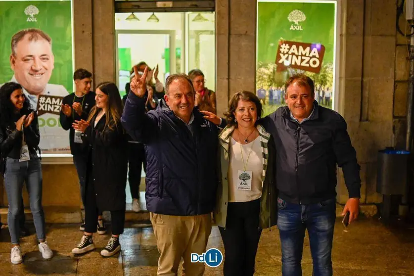 Ramón Gómez, María Ángeles Martínez y Amador Díaz formarán parte de la corporación municipal por ÁXIL. | FOTO: Noelia Caseiro.