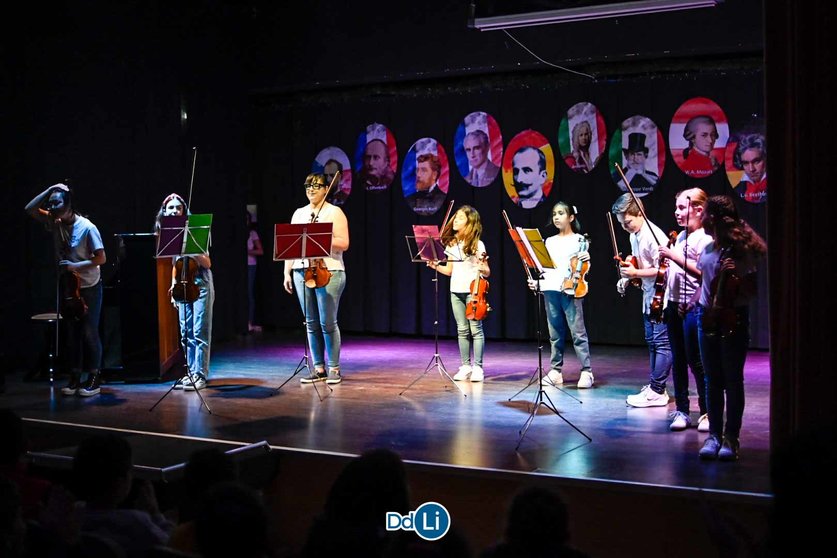 Concierto que ofrecieron la pasada semana alumnos del CMUS de Xinzo en la Casa da Cultura. | FOTO: Noelia Caseiro.
