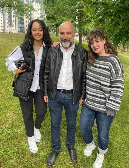 Xiara Pena, responsable de Galiza Nova Xinzo; Néstor Rego, deputado no Congreso polo BNG; e Mirian Opazo, integrante do equipo do BNG en Xinzo.