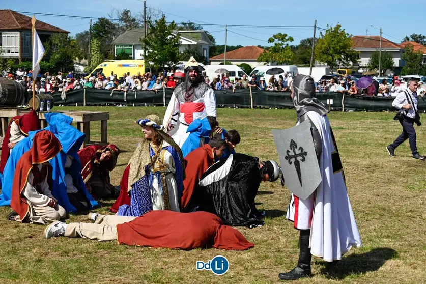 Los moros, derrotados e inclinados ante el poderío cristiano. | FOTO: Noelia Caseiro.