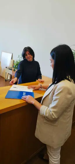 Cristina Campero, esta ma&ntilde;ana, en las oficinas del Parlamento de Galicia.