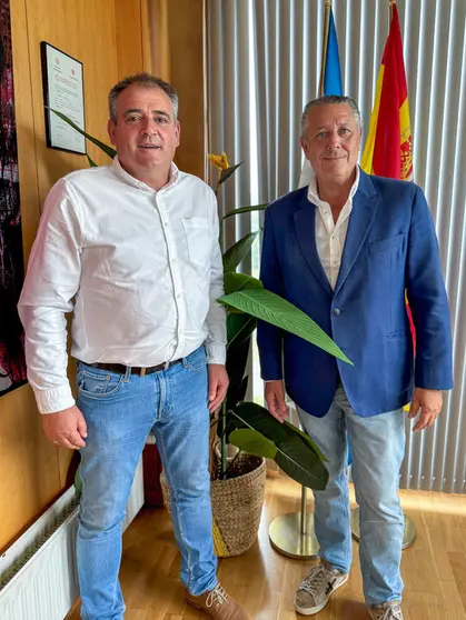 Amador D&iacute;az, alcalde de Xinzo e o presidente de CESUGA e efbs, Venancio Salcines.