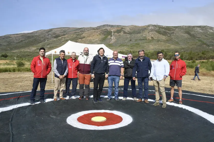 Presentaci&oacute;n do Campionato de Espa&ntilde;a e Galicia de Parapente en Cualedro.