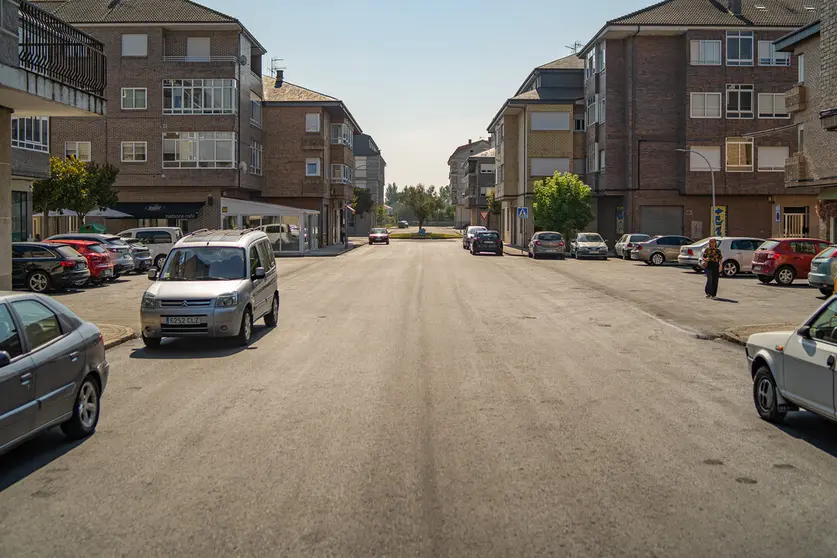 La calle R&iacute;o Arnoia reci&eacute;n asfaltada.