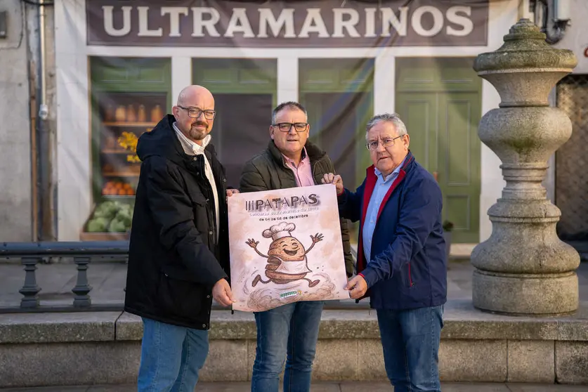 Ricardo Sieiro, Amador D&iacute;az y Jos&eacute; Manuel G&oacute;mez presentando el cartel del III Concurso de Patapas.