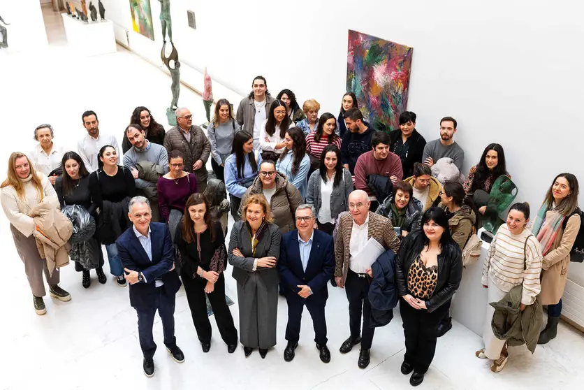 O presidente provincial, Luis Menor, participa no acto de presentaci&oacute;n da Gu&iacute;a para Persoas Coidadoras, froito da colaboraci&oacute;n entre o Sergas e a Deputaci&oacute;n de Ourense. Tam&eacute;n participan Santiago Camba Bouzas (Xefe da &Aacute;rea Sanitaria Ourense, Ver&iacute;n e O Barco), Patricia Torres Madureira (Deputada Provincial), entre outras autoriades. No Centro Cultural Marcos Valc&aacute;rcel