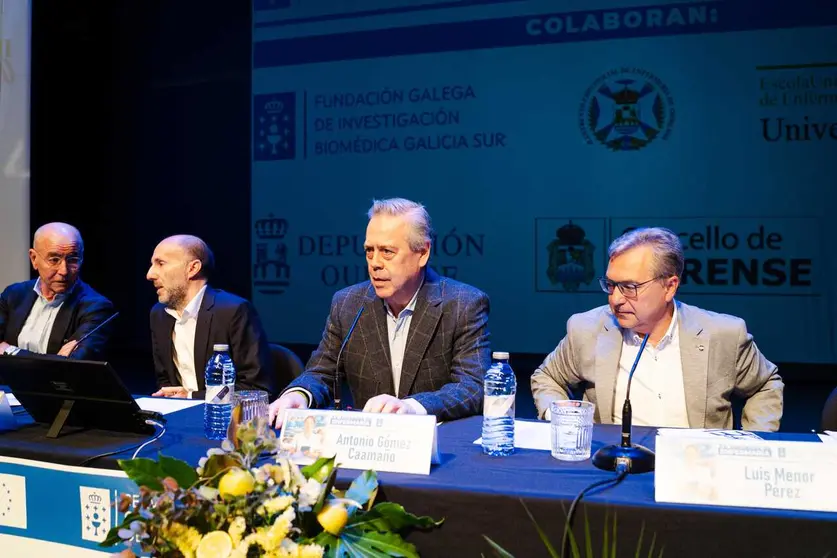 O conselleiro de Sanidade, Antonio G&oacute;mez Caama&ntilde;o, xunto ao alcalde de Ourense, Gonzalo P&eacute;rez J&aacute;come, e o presidente da Deputaci&oacute;n, Luis Menor, na apertura das Xornadas de Enfermar&iacute;a.