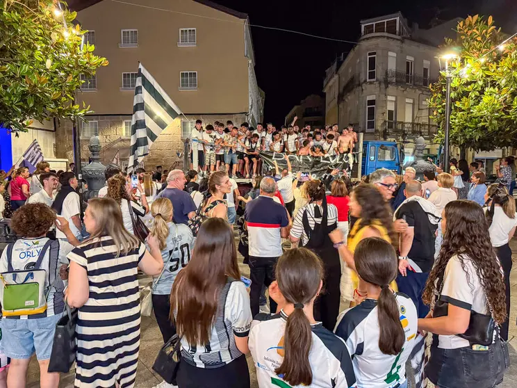 Jugadores y aficionados celebrar&aacute;n juntos el ascenso del Antela F.C. por las calles de Xinzo.