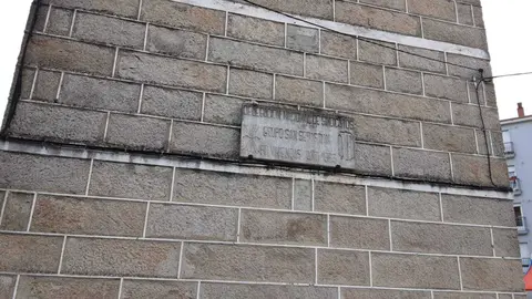Placa da praza de San Sebasti&aacute;m | Foto: Concello