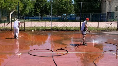 Acondicionamento das pistas de baloncesto de Xinzo. 