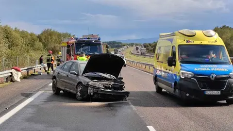 O veh&iacute;culo accidentado na A - 52, en Sandi&aacute;s