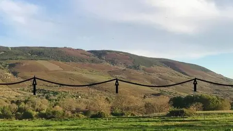 Campa&ntilde;a sinaturas contra a LAT do Larouco. Club Parapente Baltar. Stop E&oacute;licos Xur&eacute;s Celanova (1)