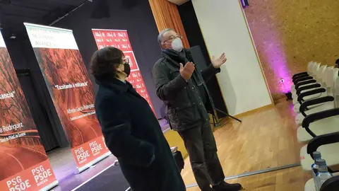 Acto de Alfredo Garc&iacute;a en Xinzo. PSOE. Elvira LAMA (2)