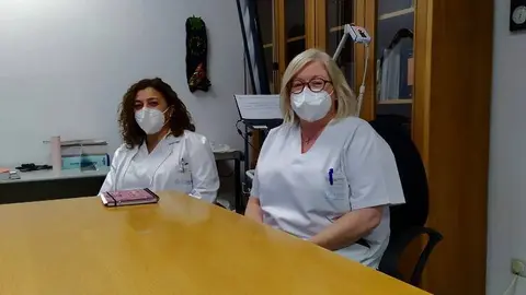 Cristina Mart&iacute;n e Mar&iacute;a Jos&eacute; Feijoo, no Centro de Sa&uacute;de de Xinzo de Limia a semana pasada