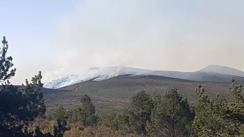 Lume na parte portuguesa do Larouco, este domingo pola ma&ntilde;&aacute;