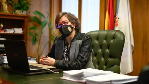 Elvira Lama, este xoves, no seu despacho da Alcald&iacute;a de Xinzo de Limia. FOTO Noelia Caseiro