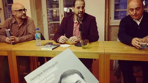 En marzo de 2017, en Compostela, con Riveiro Coello, &aacute; s&uacute;a esquerda, na presentaci&oacute;n do libro sobre Casares. FOTO R. Loureiro