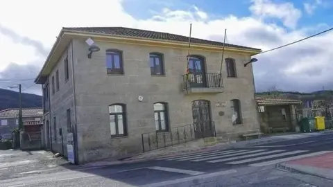 Casa do Concello de Porqueira, na Forxa.