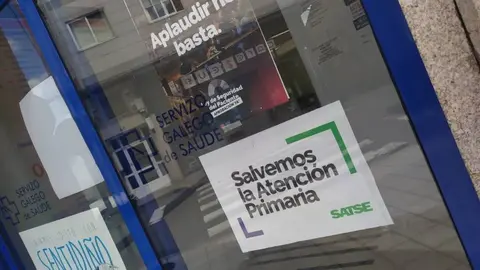 Cartel este m&eacute;rcores no centro de sa&uacute;de de Xinzo