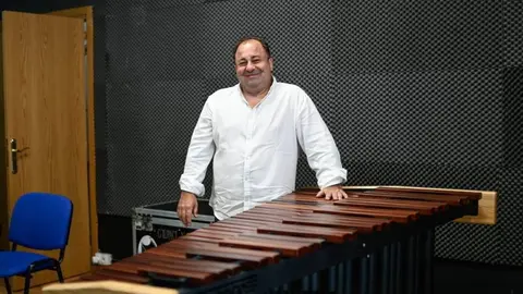 Jos&eacute; Luis Tielas, director da Escola de M&uacute;sica da Limia e da Agrupaci&oacute;n Musical da Limia. | FOTO: Noelia Caseiro.