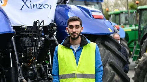 Xos&eacute; Rivero. Novo xogador do Antela. Na tractorada do 25 de marzo en Xinzo