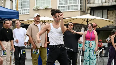 Batalla danza. Festas santa Mari&ntilde;a. Xinzo. Espect&aacute;culos. R&uacute;a (19)