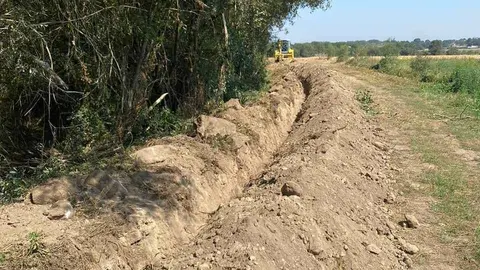 Obras da nova canalizaci&oacute;n que vai directa &oacute; dep&oacute;sito de Soutelo.