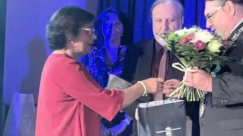 Elvira Lama, nunha recepci&oacute;n no concello da cidade de Strakonice. FOTO Concello de Xinzo