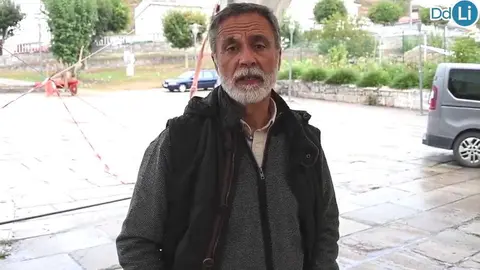 Manuel Conde alcalde de Vilar de Barrio onte luns na praza do Toural