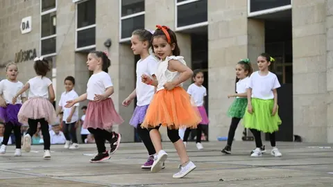 Nenas participantes da Gala de Fin de Curso da Academia Danz&oacute;n, celebrada o pasado xu&ntilde;o. | FOTO: Noelia Caseiro.