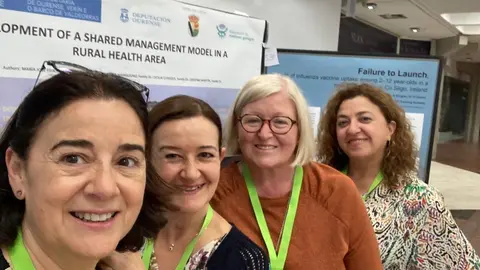 Cristina Margusino xunto ao equipo de Atenci&oacute;n Primaria de Xinzo ga&ntilde;ador da Primeira Beca de Medicina Rural, no Congreso Internacional Wonca que se celebrou en Irlanda.