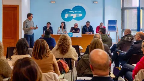 Reunión dos populares o pasado luns en Xinzo.