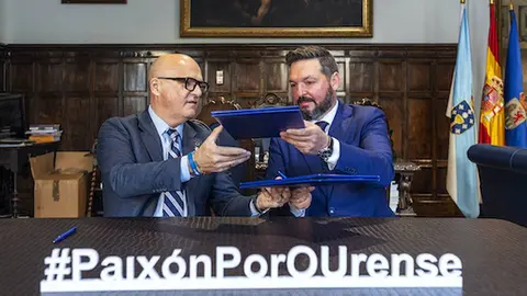 Manuel Baltar y Emilio Pazos firmaron o acordo de colaboraci&oacute;n entre a Deputaci&oacute;n e o Concello de Trasmiras.