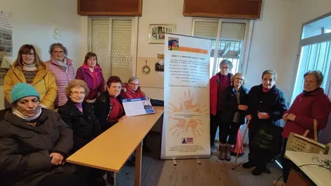 Veci&ntilde;as de Arnuide falaron de Genoveva V&aacute;zquez e das parteiras nunha das actividades da Escola Rural de Sa&uacute;de da Limia.