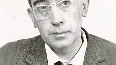 O poeta Ant&oacute;n Tovar.