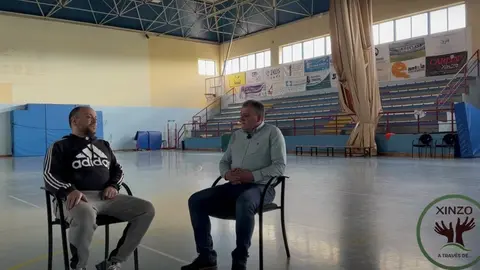 Amador D&iacute;az entrevistou na s&uacute;a m&aacute;is recente entrega de "Xinzo a trav&eacute;s de..." a Luis Miguel Gil Pen&iacute;n.
