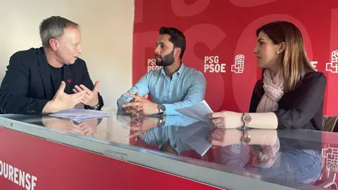 Rafael Villarino, Iv&aacute;n Rouco e Ux&iacute;a Tiz&oacute;n, nunha reuni&oacute;n.