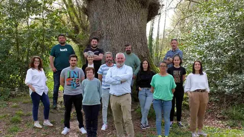 Equipo que forma parte de la candidatura del BNG en Rairiz de Veiga, encabezado por Juan Antonio Rivero.