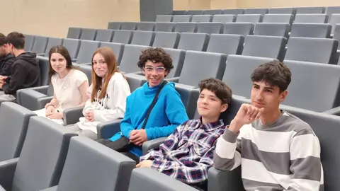 Noa Quintas, Nerea Paz, Xurxo Cerredelo, Franco Santiago Romeo y Eduardo Montero viajaron hasta Madrid para participar en la final del certamen sobre los Objetivos para el Desarrollo Sostenible.