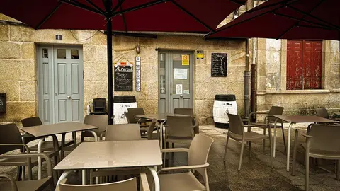 La Guardia Civil pill&oacute; in fraganti a los detenidos en el bar A Merced de Ver&iacute;n. | Anabel G. Sim&oacute;n.