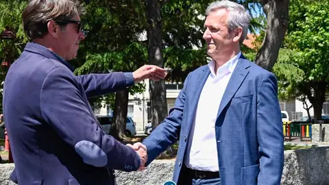 Antonio Fern&aacute;ndez, candidato do PP en Xinzo; recibiu a Alfonso Rueda, presidente do PPdeG e da Xunta, na s&uacute;a visita a &aacute; localidade limi&aacute;.