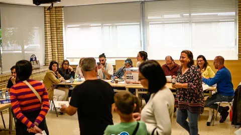 Mesa electoral en el CEIP Carlos Casares.