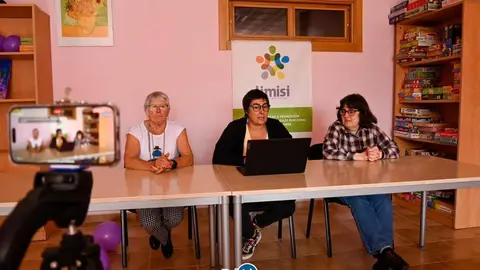 Eulogia Ferreiro, Patricia Lamas y Araceli Lamas presentaron este nuevo proyecto de inserci&oacute;n laboral para personas con discapacidad. | FOTO: Noelia Caseiro.