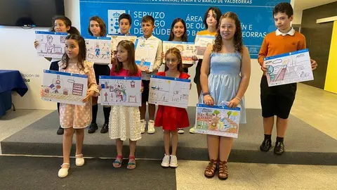 Estudantes premiados no concurso promovido polo Observatorio contra a Discriminaci&oacute;n do Maior da &Aacute;rea Sanitaria de Ourense, Ver&iacute;n e Valdeorras.