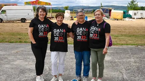 &Aacute;ngeles Mart&iacute;nez, Carmen Losada, Concha Villamar&iacute;n e Maricarmen Lama forman parte da comisi&oacute;n de festas de Ganade. | FOTO: Noelia Caseiro.