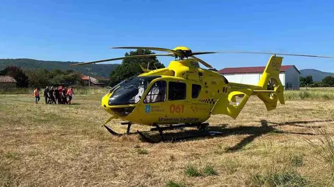 El helic&oacute;ptero del 061 se moviliz&oacute; para atender al trabajador herido.