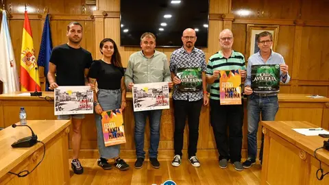 Fernando Paz, Adriana Jim&eacute;nez, Amador D&iacute;az, Ricardo Sieiro, Alfonso Carlos Lois e Carlos G&oacute;mez, na presentaci&oacute;n das Festas de Santa Mari&ntilde;a. | FOTO: Noelia Caseiro.